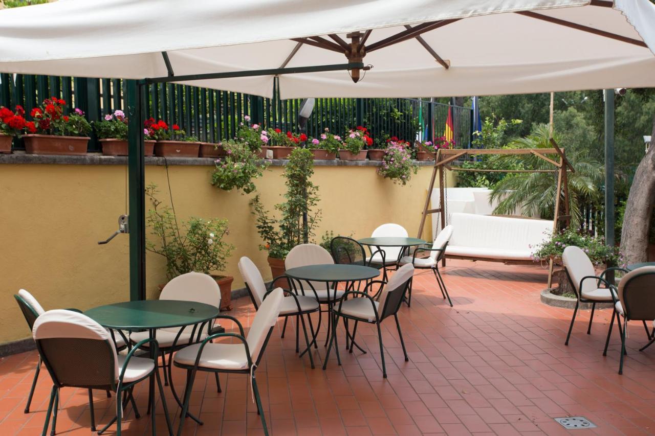 Hotel Villa Serena Castellammare di Stabia Exterior photo