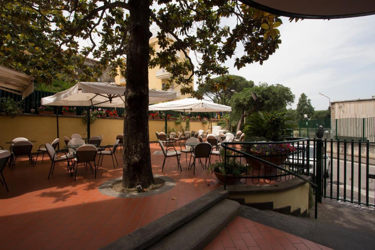 Hotel Villa Serena Castellammare di Stabia Exterior photo