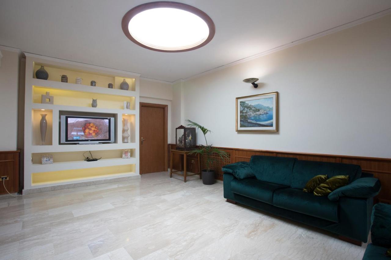 Hotel Villa Serena Castellammare di Stabia Exterior photo