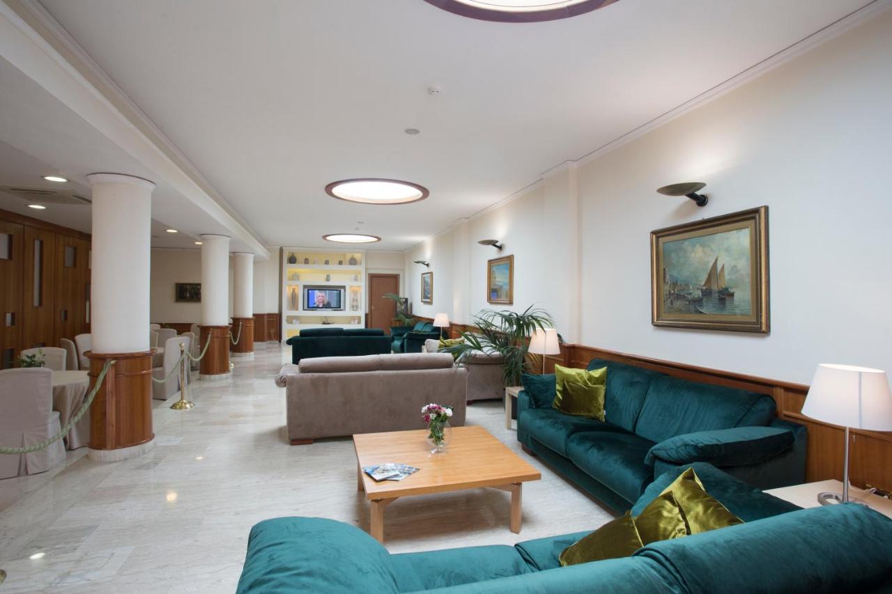 Hotel Villa Serena Castellammare di Stabia Exterior photo