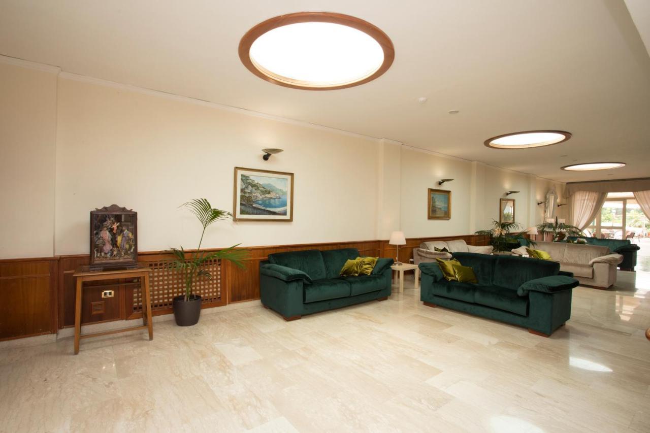 Hotel Villa Serena Castellammare di Stabia Exterior photo