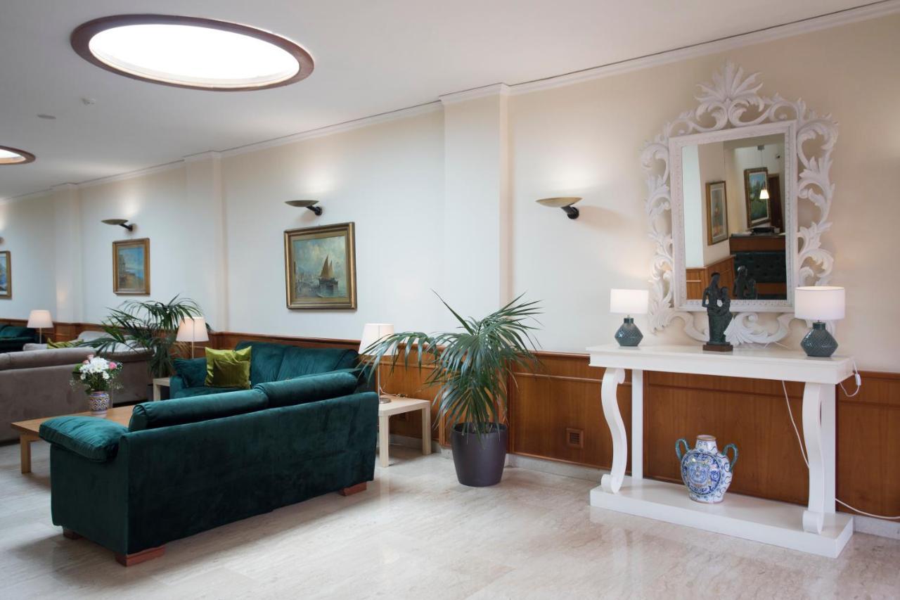 Hotel Villa Serena Castellammare di Stabia Exterior photo