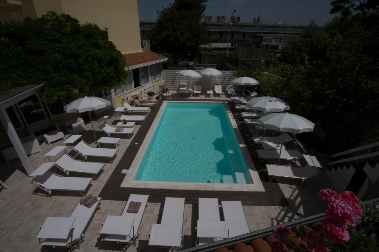 Hotel Villa Serena Castellammare di Stabia Exterior photo