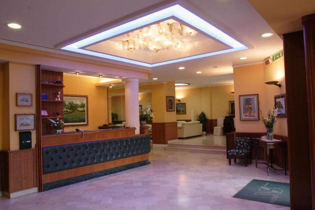 Hotel Villa Serena Castellammare di Stabia Exterior photo
