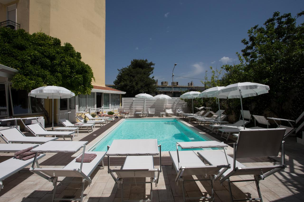 Hotel Villa Serena Castellammare di Stabia Exterior photo
