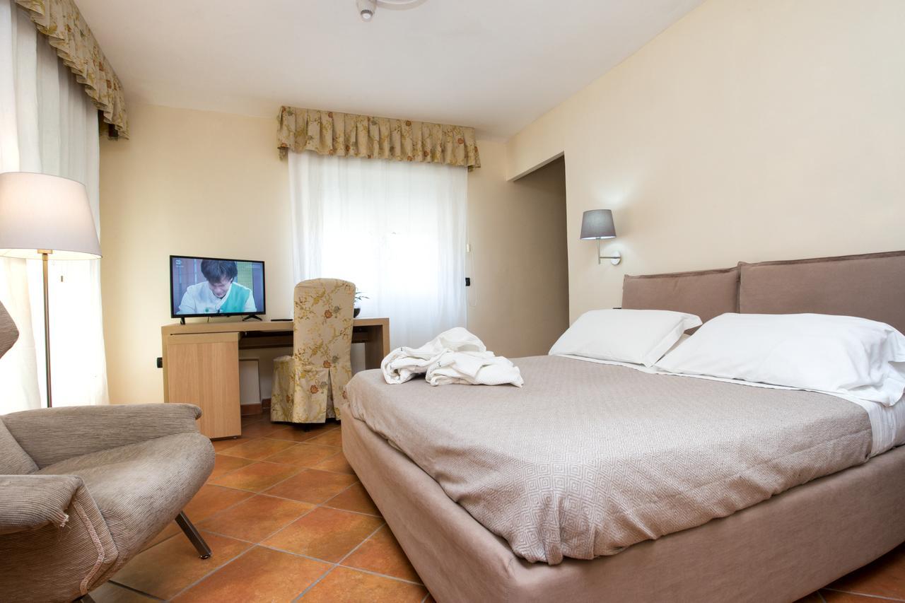 Hotel Villa Serena Castellammare di Stabia Exterior photo