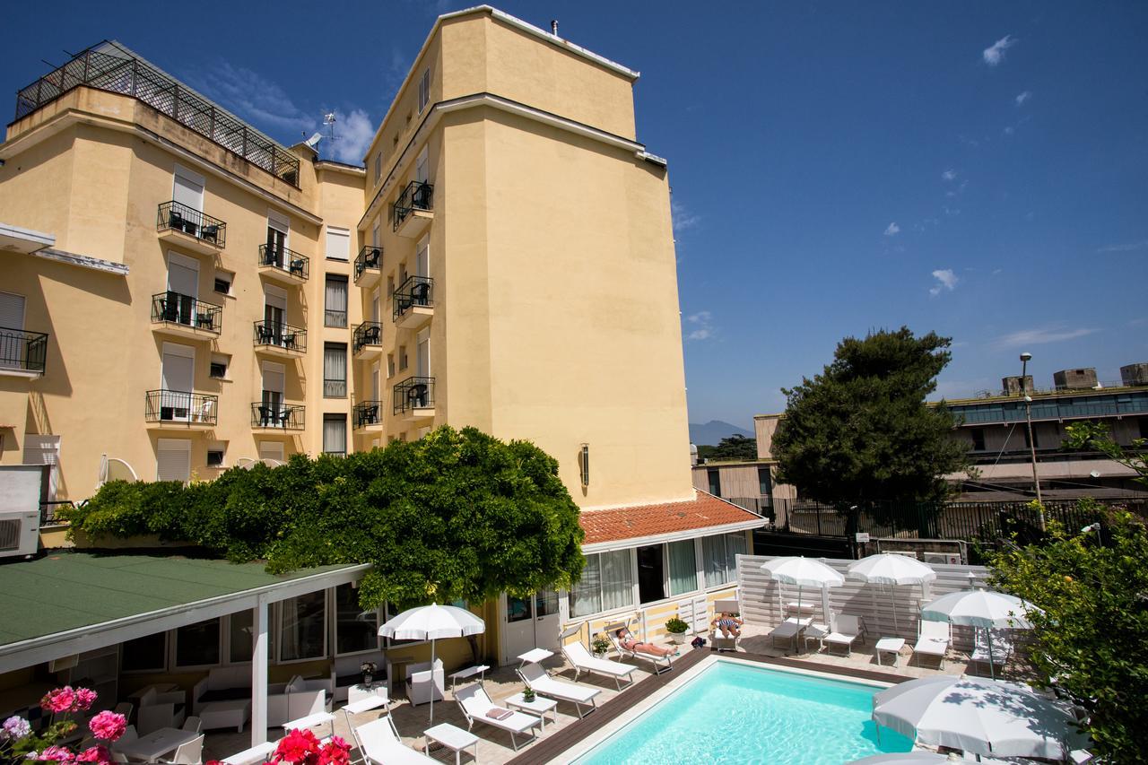 Hotel Villa Serena Castellammare di Stabia Exterior photo