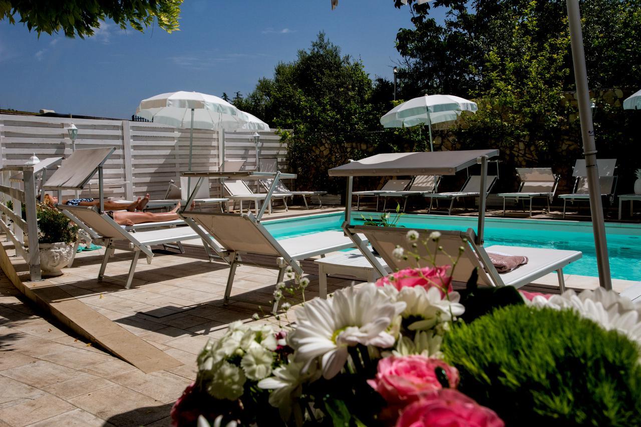 Hotel Villa Serena Castellammare di Stabia Exterior photo