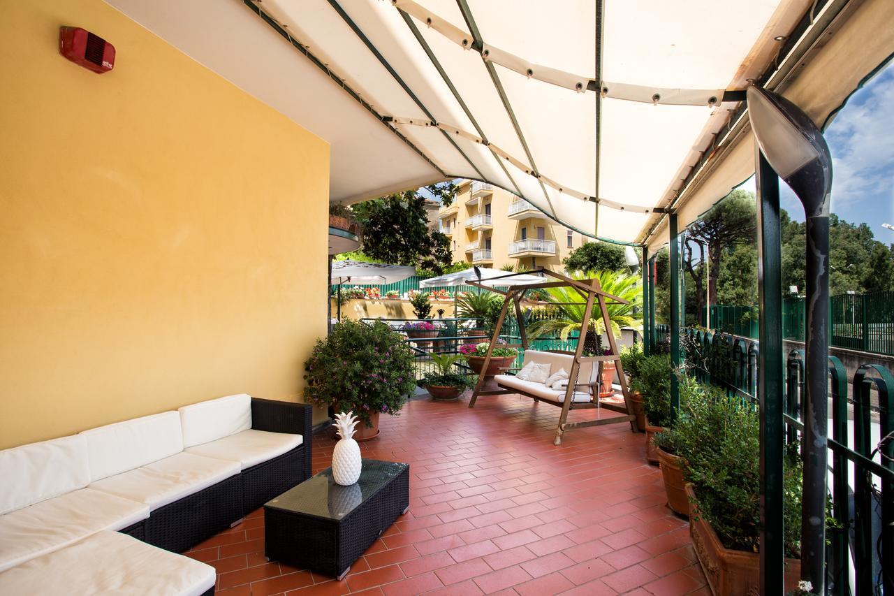 Hotel Villa Serena Castellammare di Stabia Exterior photo